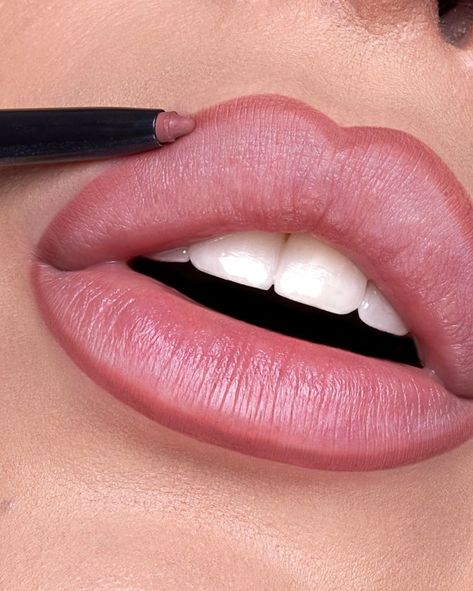 Lip liner